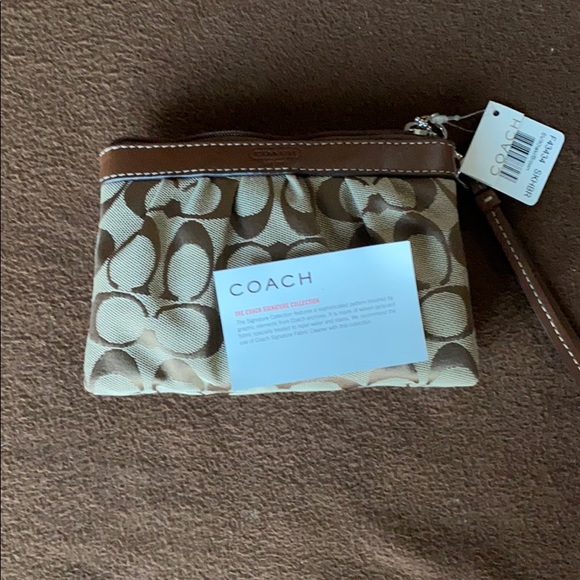 Coach signature wristlet NWT
